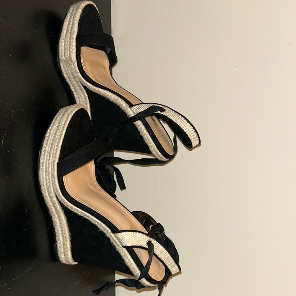 BRAND NEW fashion nova wedges